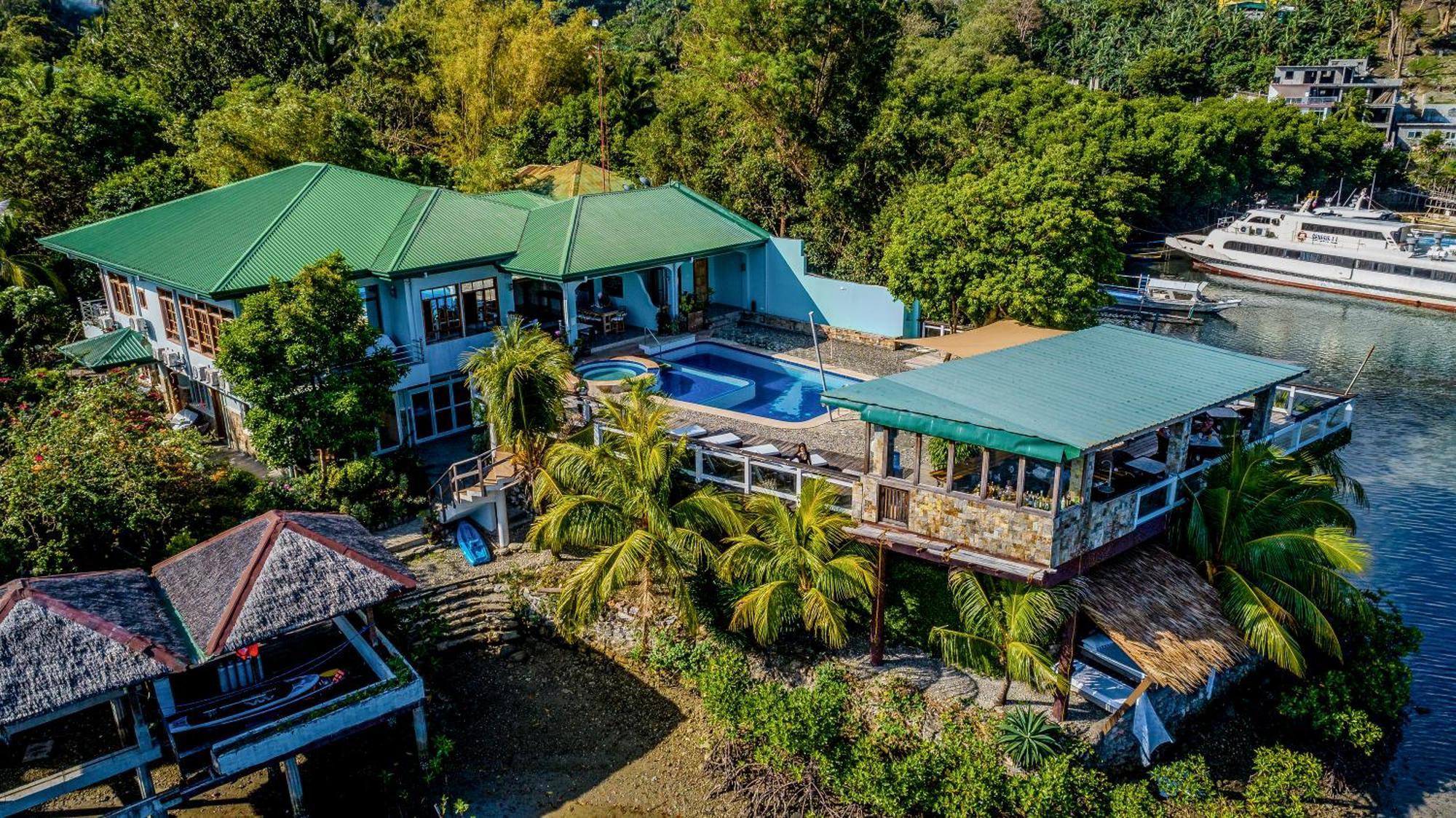 Edgewater Dive & Spa Resort Puerto Galera Exterior foto