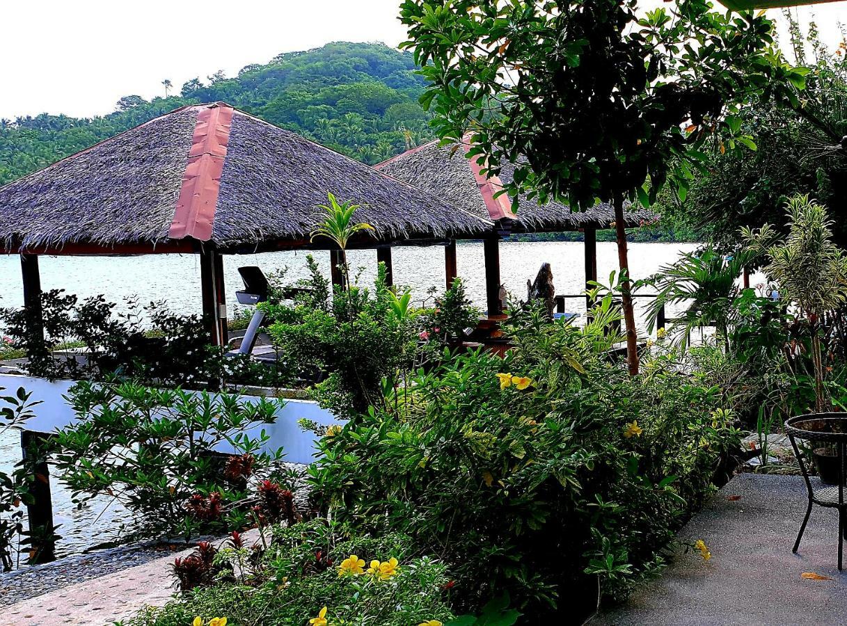Edgewater Dive & Spa Resort Puerto Galera Exterior foto